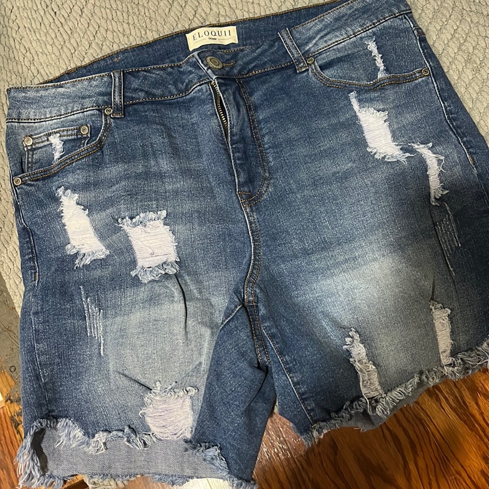 Denim distressed shorts
